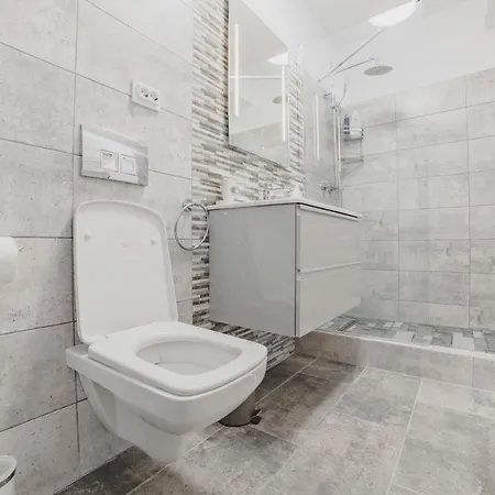 Prestige Luxury Apartment *